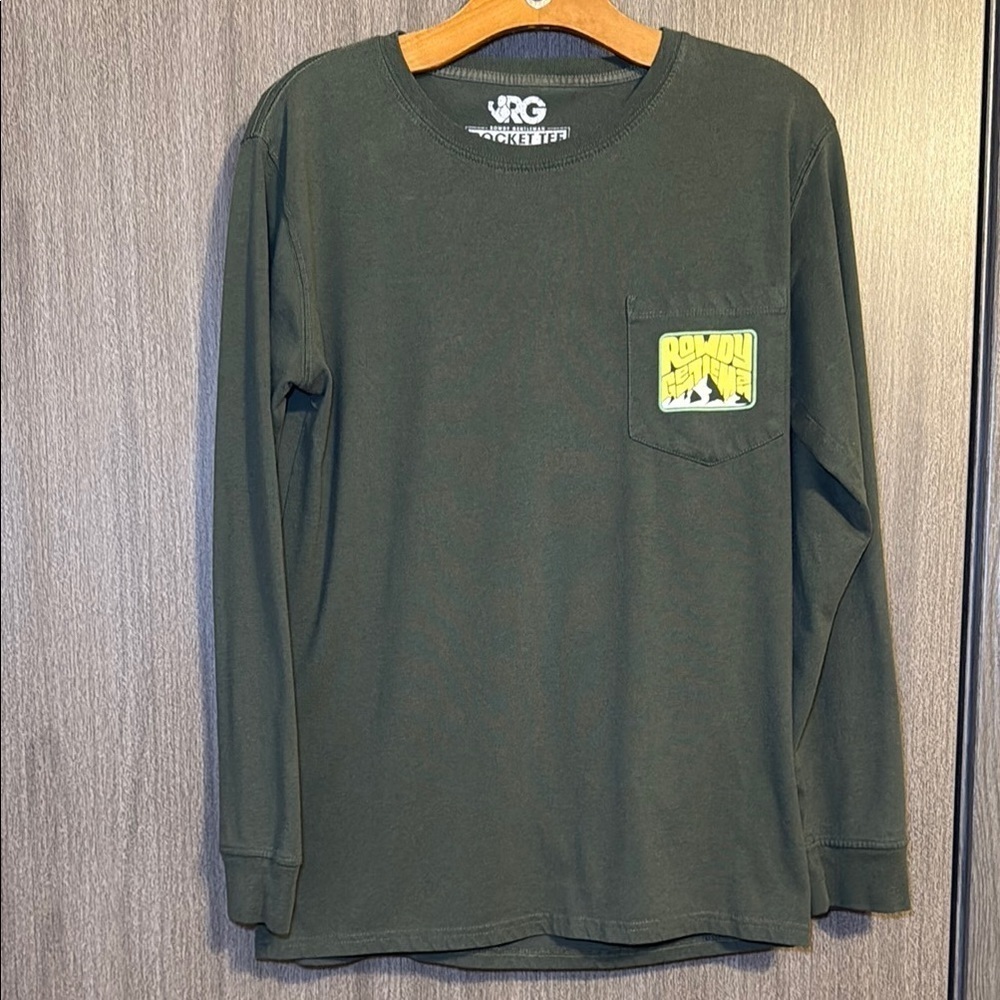 Rowdy Gentleman Men’s Psych Mountain Graphic Green Tshirt Size Medium EUC